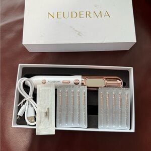 Rose Gold Facial Wand